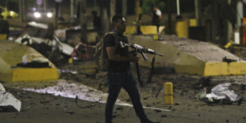 Cinco heridos en ataque con explosivos que destruyó peaje en la frontera entre Colombia y Venezuela