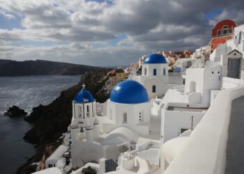 Grecia declara el estado de alerta en una segunda isla de las Cícladas sacudida por sismos