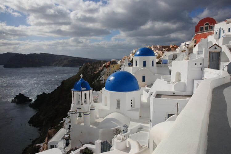 Imagen del pasado día 5 de Oia, en Santorini, Grecia. EFE/EPA/ORESTIS PANAGIOTOU