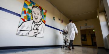 El papa sufre un crisis «repentina» de broncoespasmo en su día 15 en el hospital