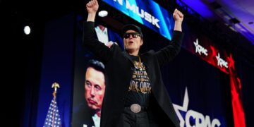 La nueva estrategia de Musk contra empleados federales: un mail para resumir su trabajo