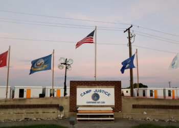 Familiares de venezolanos enviados a Guantánamo demandan al Gobierno Trump