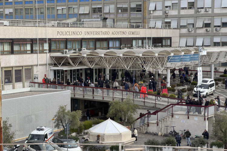 El hospital Gemelli, donde está ingresado el papa Francisco. EFE/ Daniel Cáceres