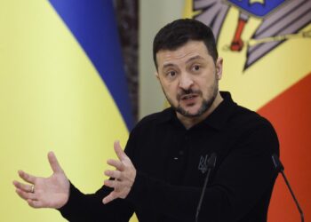 EE.UU. insta a Ucrania a «rebajar el tono» y aceptar la propuesta de Trump sobre minerales