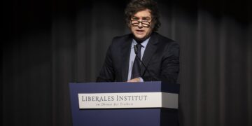 Gobierno de Milei plantea que cuarentenas avaladas por OMS serían delito de lesa humanidad