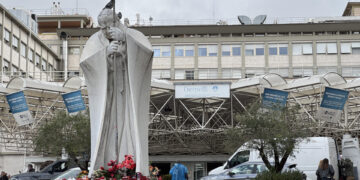 El papa Francisco padece infección en las vías respiratorias y fiebre «leve»