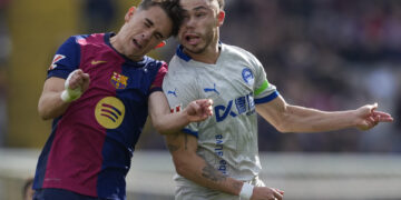 Gavi y Conechny, sustituidos tras un encontronazo