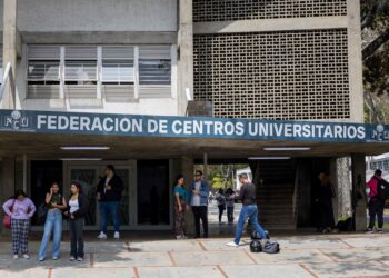 Universitarios rechazan el proceso de reforma de la Constitución impulsado por el chavismo