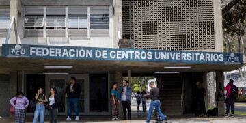 Universitarios rechazan el proceso de reforma de la Constitución impulsado por el chavismo