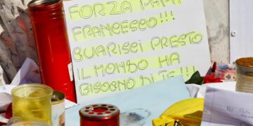 El papa requiere menos flujo de oxígeno en su terapia después de 32 días hospitalizado