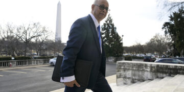 El surinamés Albert Ramdin es elegido nuevo secretario general de la OEA