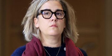 La hija de Pelicot demanda a su padre por violación