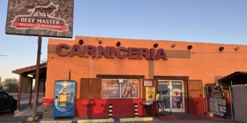 ‘Visitas’ de Inmigración a negocios latinos en EEUU espantan a trabajadores y compradores