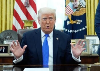 Trump amenaza con castigar a los abogados que denuncien sus medidas migratorias
