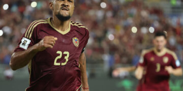Venezuela se impone a Perú | Salomón Rondón celebra la victoria de La Vinotinto en un juego de «matar o morir»