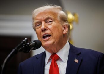 Entran en vigor los aranceles de EE.UU. a México, Canadá y China