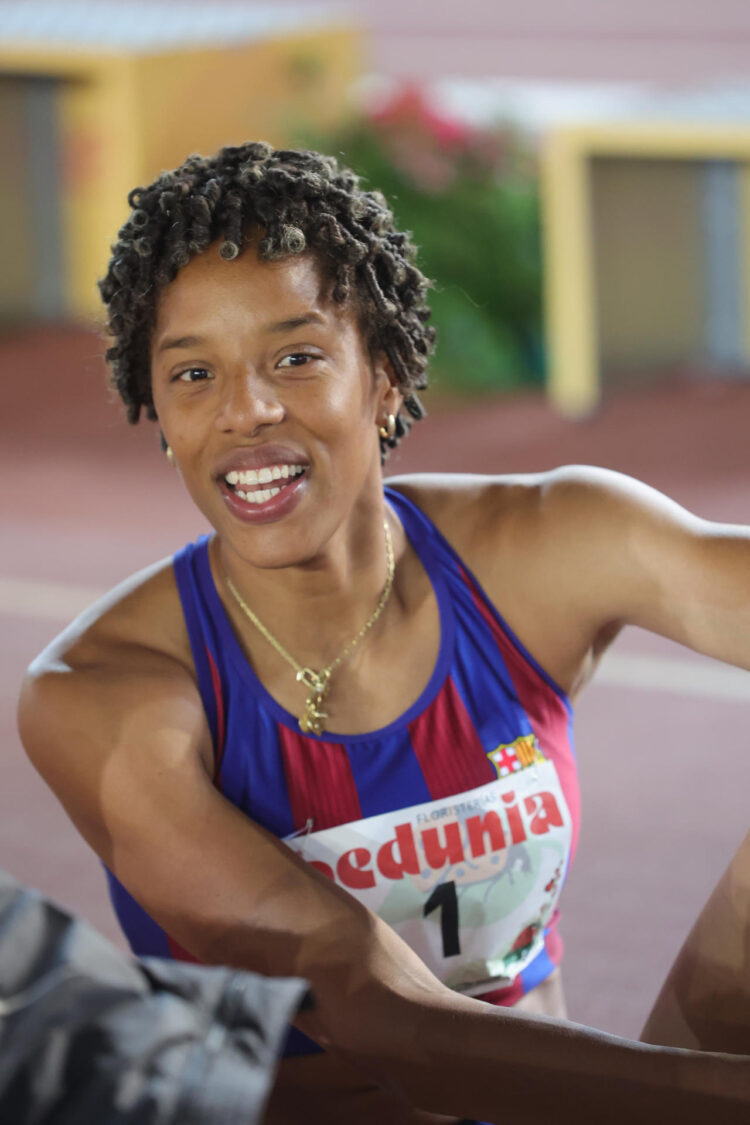 La atleta venezolana Yulimar Rojas ha abandonado el concurso de salto de longitud en su vuelta a la competición hoy domingo en el I Trofeo de Atletismo Ciudad de Salamanca. EFE/JMGARCIA