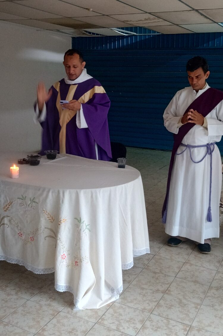 A las 11 de la mañana fue la Liturgia de la palabra en el Hospital María Aracelis Álvarez.