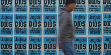 Juicio de Maradona continúa con las declaraciones de policías que constataron su muerte