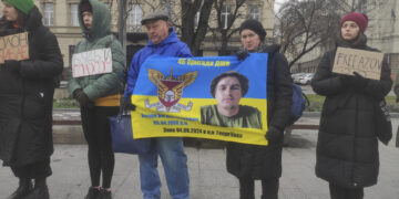 Los ucranianos urgen a Rusia a soltar a todos los cautivos como prueba de intención de paz