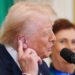 Trump dice que los indultos concedidos por Joe Biden son nulos