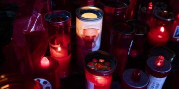 Tras pasar una noche tranquila, el papa descansa al cumplirse su tercera semana ingresado