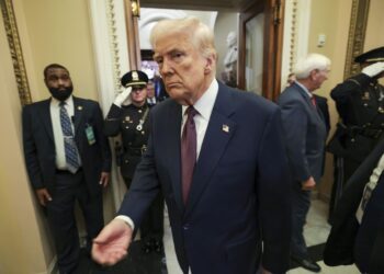 El Supremo de EE.UU. rechaza intento de Trump de bloquear 2.000 millones en ayuda exterior
