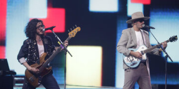 Morat y Camilo lanzan ‘Me toca a mí’, un sencillo que explora el amor no correspondido