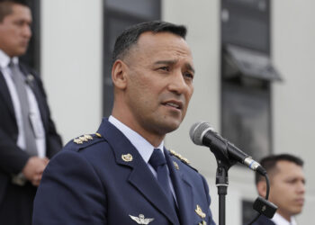 Ministro de Defensa de Colombia denuncia secuestro de 29 uniformados en suroeste del país