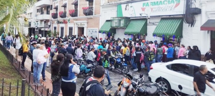 Los docentes que estuvieron en el Ministerio de Educación exigen que se respete e impere la vigencia del estado social, justicia y derecho. (Fotos Archivo digital)