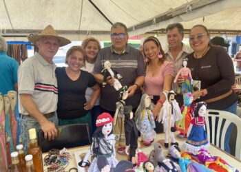 Artesanos trujillanos celebraron su día con expoventa en la avenida Bolívar de Valera