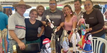 Artesanos trujillanos celebraron su día con expoventa en la avenida Bolívar de Valera
