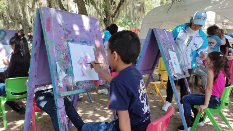 Familias de Mérida disfrutan del Carnaval Infantil en el parque La Isla