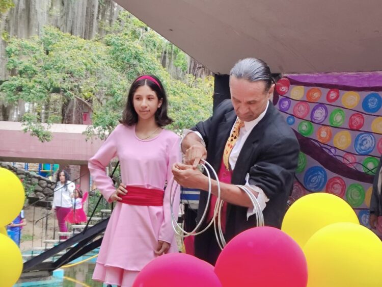 Familias de Mérida disfrutan del Carnaval Infantil en el parque La Isla