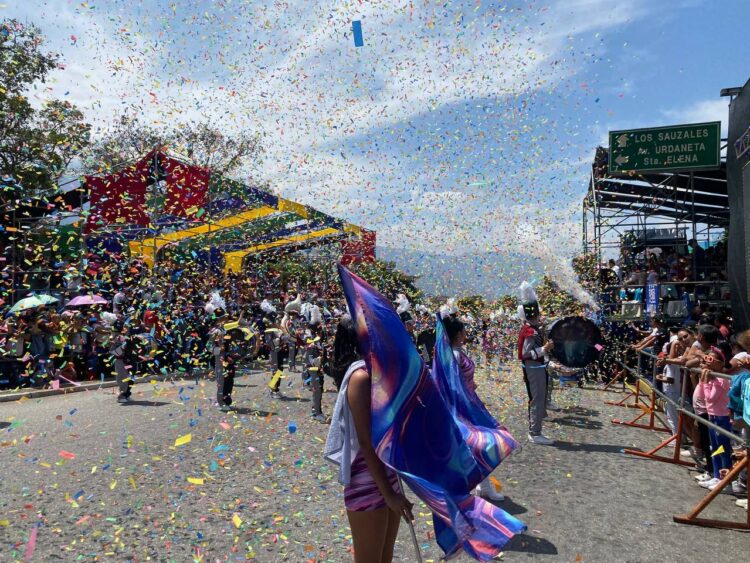 Merideños disfrutaron el Desfile de Carnaval de la Feria Internacional del Sol (+Fotos)