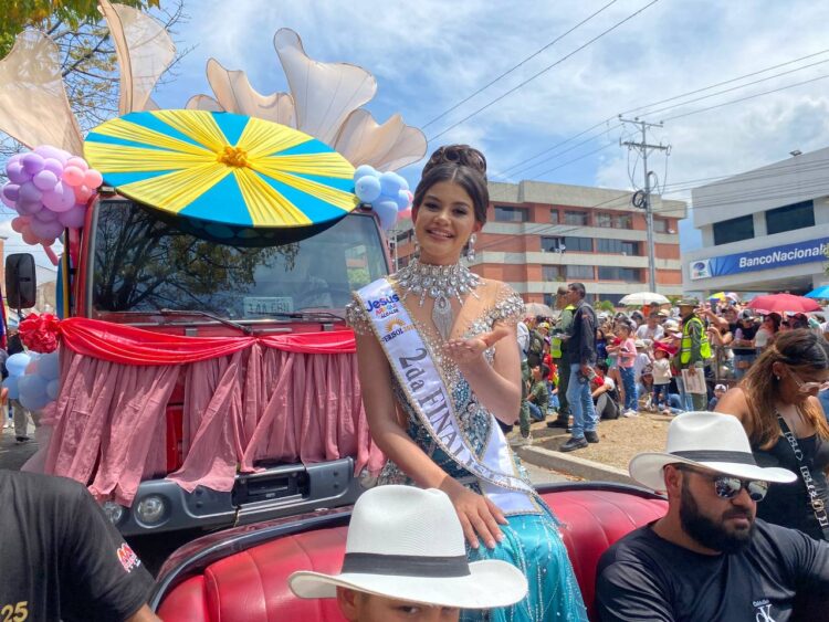 Merideños disfrutaron el Desfile de Carnaval de la Feria Internacional del Sol (+Fotos)