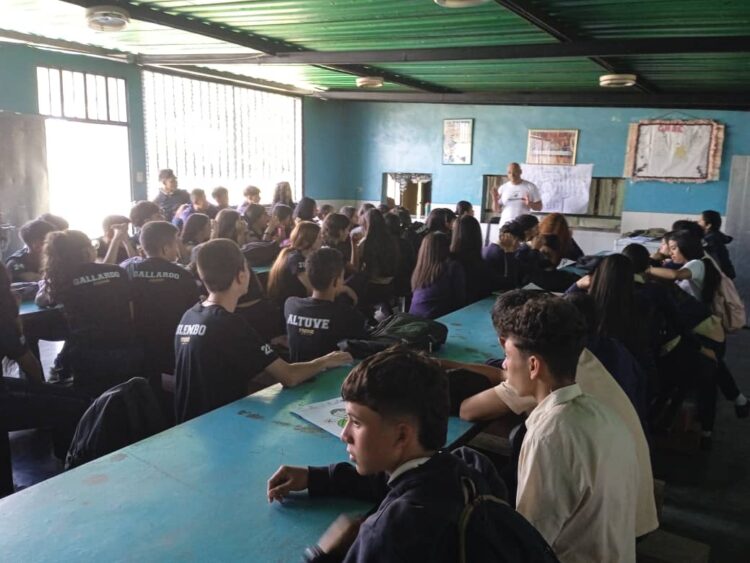 Sociedad de personas sordas de Boconó visitó la Escuela Monseñor Mejía