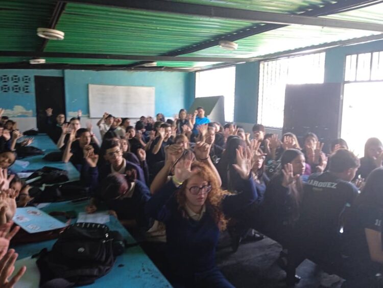 Sociedad de personas sordas de Boconó visitó la Escuela Monseñor Mejía
