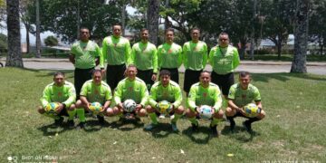 Liga de árbitros de fútbol campo de Boconó estrena uniforme
