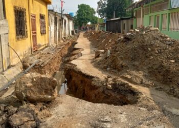 Proyecto elegido en consulta popular | Reparan cloacas en La Caribean de Motatán 