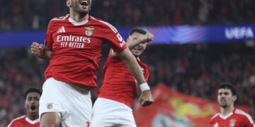 El Barça busca presentar su candidatura al título en Lisboa ante un Benfica sin Di María