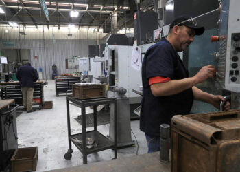 ¿Qué productos subirán de precio por los aranceles de EE.UU. a México, Canadá y China?