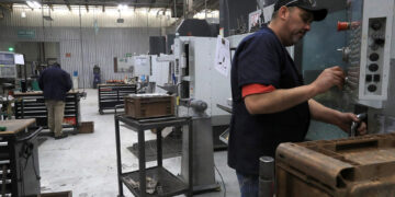 ¿Qué productos subirán de precio por los aranceles de EE.UU. a México, Canadá y China?