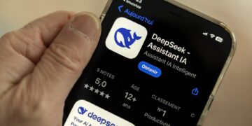 La IA china DeepSeek lanza nuevo modelo con notables mejoras en programación y matemáticas