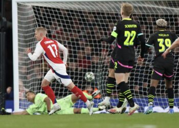 2-2. Trámite para el Arsenal, fiesta para el PSV