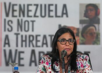 Venezuela invita a petroleras extranjeras a mantener operaciones pese a fin de licencias