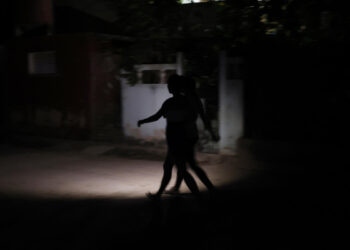 La mayoría de la población cubana sigue en apagón 24 horas después del colapso energético
