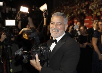 George Clooney dice que a los 63 años no va a hacer ya más películas románticas