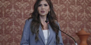 Un juez bloquea el intento de Trump de acabar con el programa TPS para venezolanos