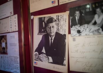 EE.UU. desclasifica archivos inéditos sobre el asesinato de Kennedy por orden de Trump